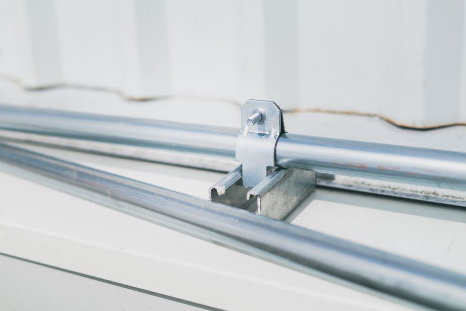 Báo Giá Kẹp Xà Gồ Chữ D Cho Mái Che Kho Bốc Dỡ Hàng
